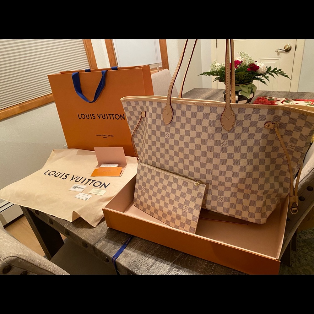 AUTHENTIC SOLD-OUT EVERYWHERE! GM Damier Azur Neverfull. 15.4 x 12.6 x 7.9 in.